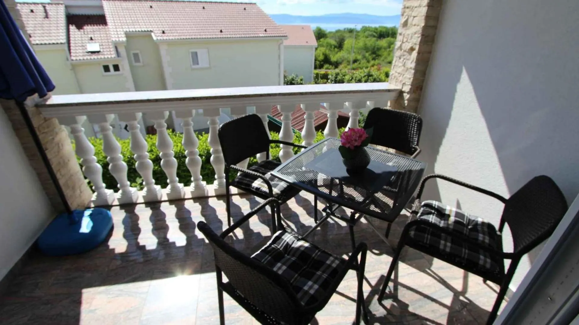 Apartments In Malinska/Insel Krk 13149 0*, マリンスカ