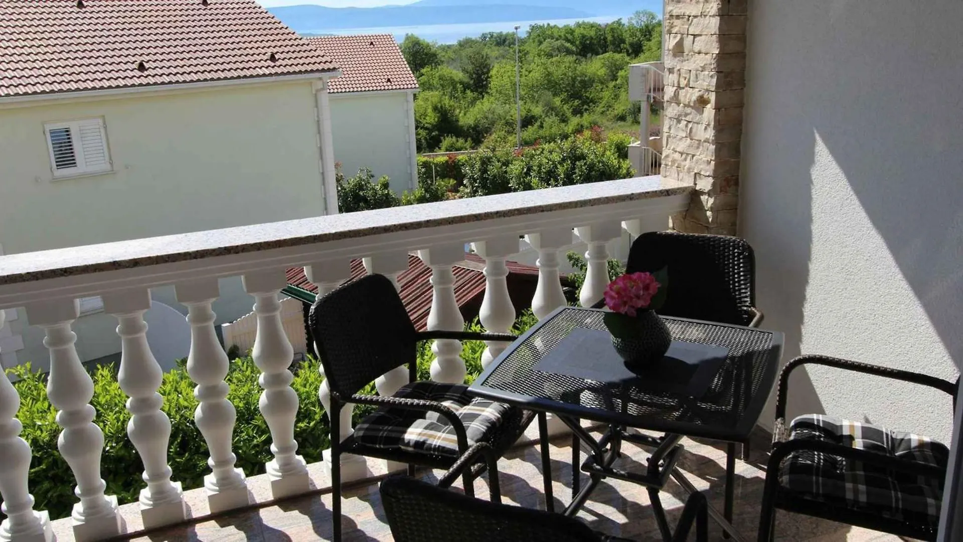Apartments In Malinska/Insel Krk 13149