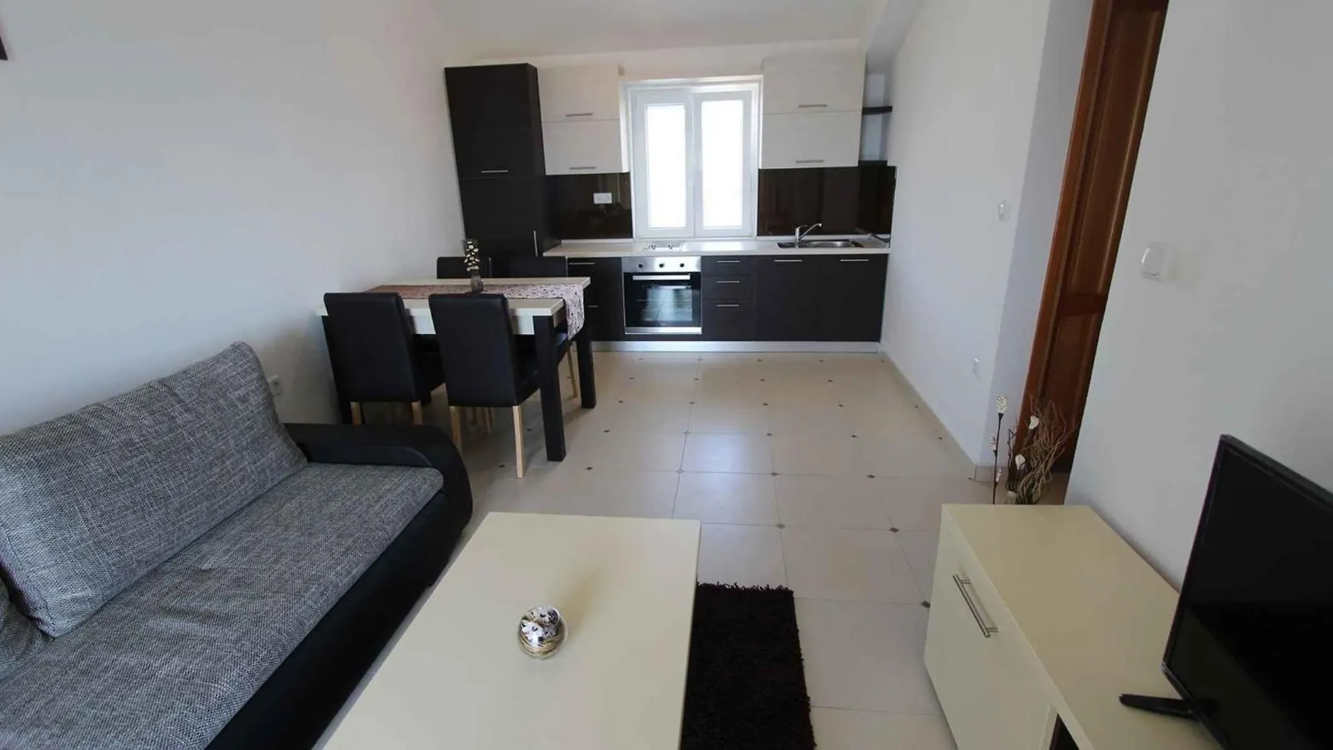 Apartments In Malinska/Insel Krk 13149