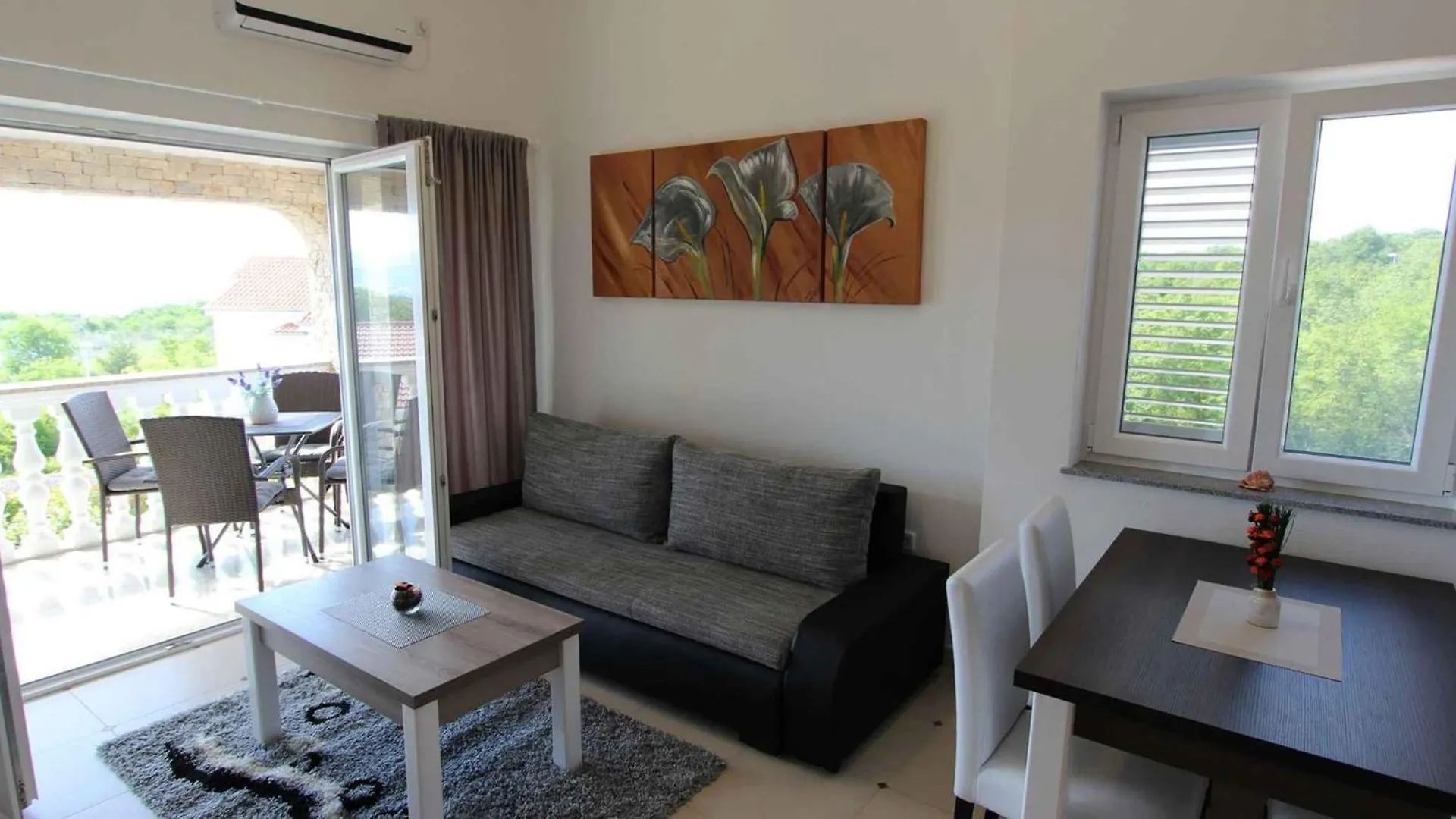 Apartments In Malinska/Insel Krk 13149  マリンスカ